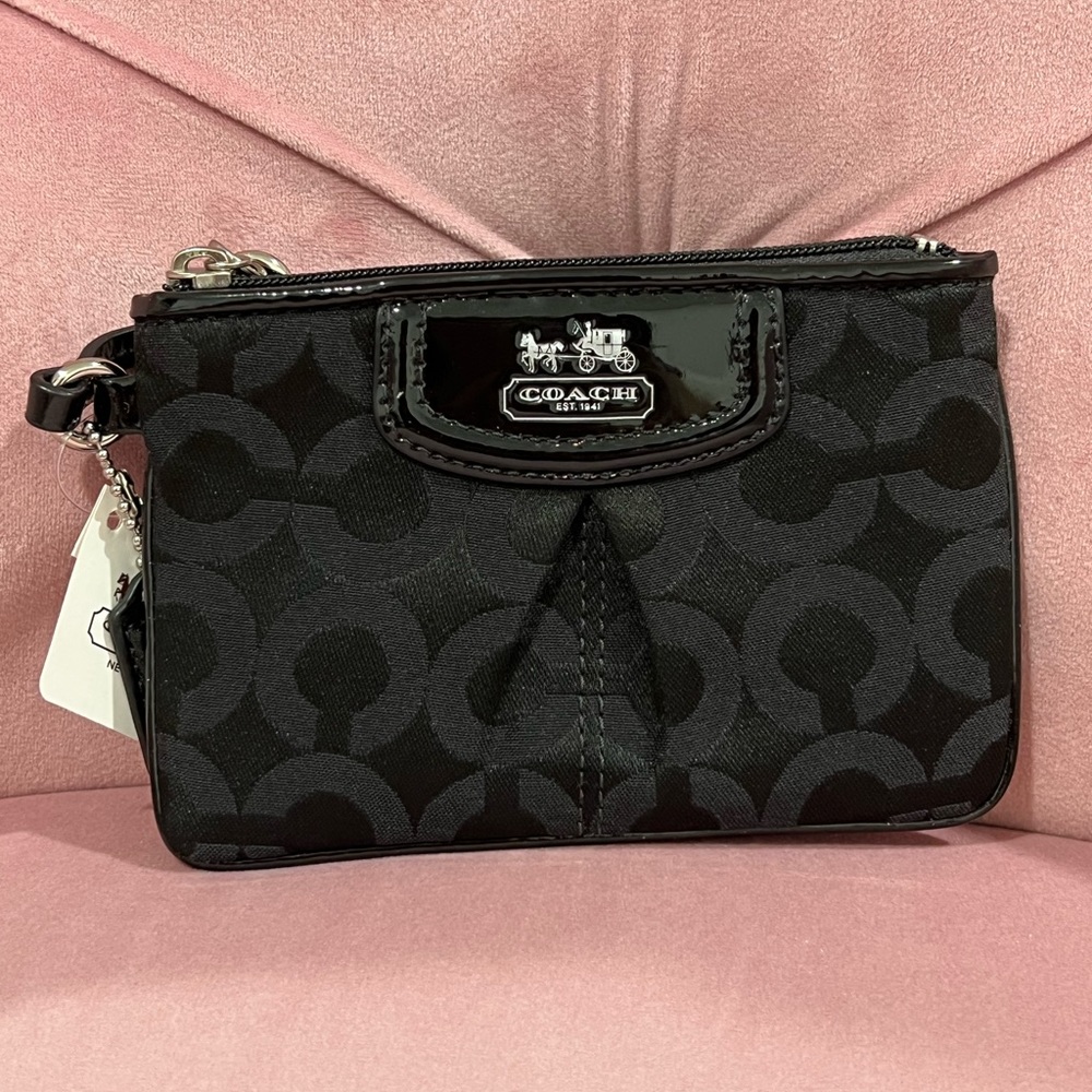 NWT Coach Black Patent Leather And OP Art Signature Wristlet Bag
